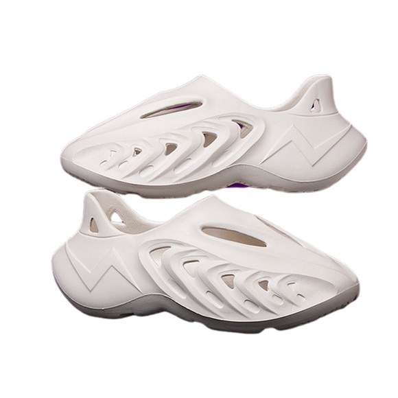 White Unisex Foam Runner Shoe - Picture 3 of 9